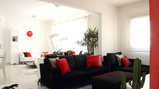 Cores que combinam com preto; Preto com vermelho na decoração