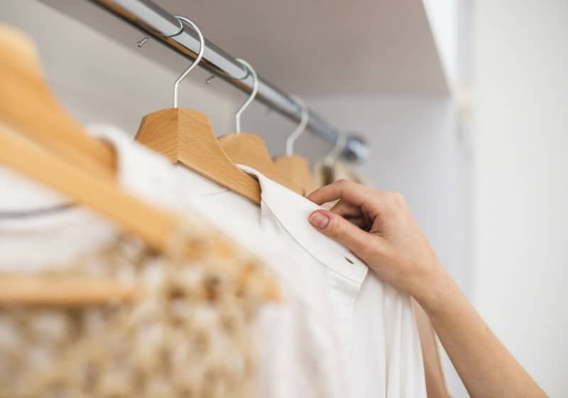 como organizar o guarda-roupa