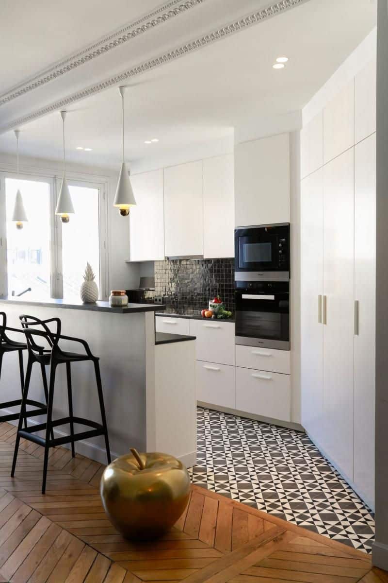 Amenizar o calor, cozinha com decoração branca
