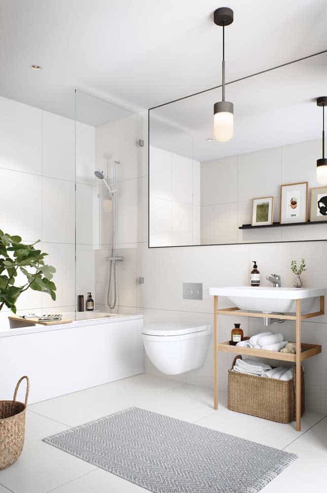 Banheiros pequenos e bonitos com objetos rústicos para compor a decoração
