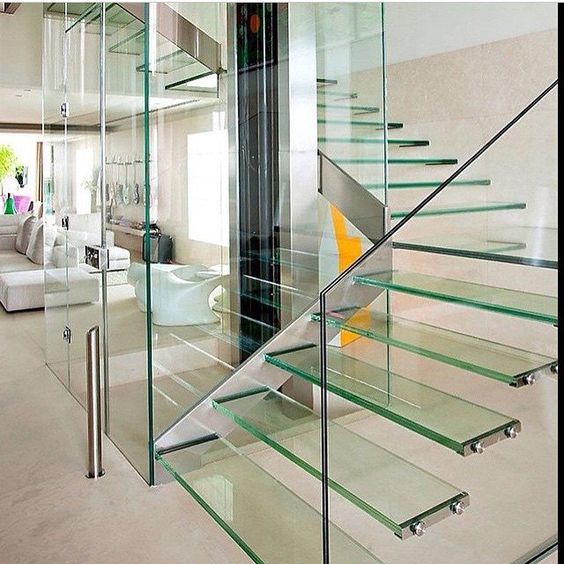 escadas modernas de vidro