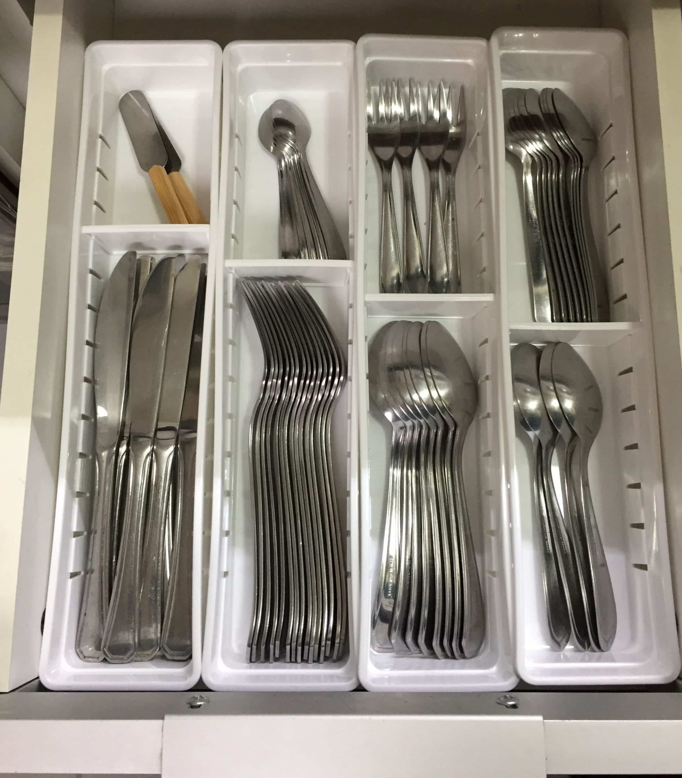 Organizar a casa, divisória de gaveta para talheres