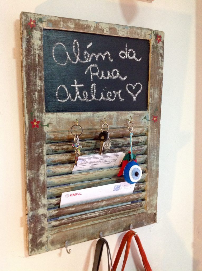 Porta chaves feito com janela velha