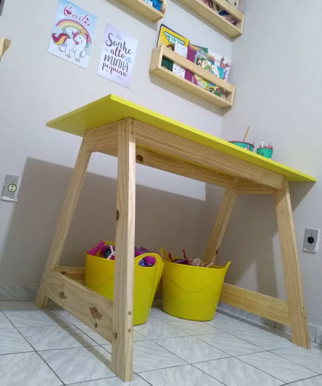 Quarto infantil, escrivaninha