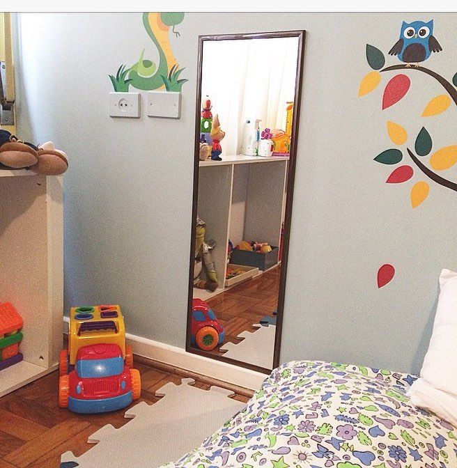 Quarto infantil, espelho