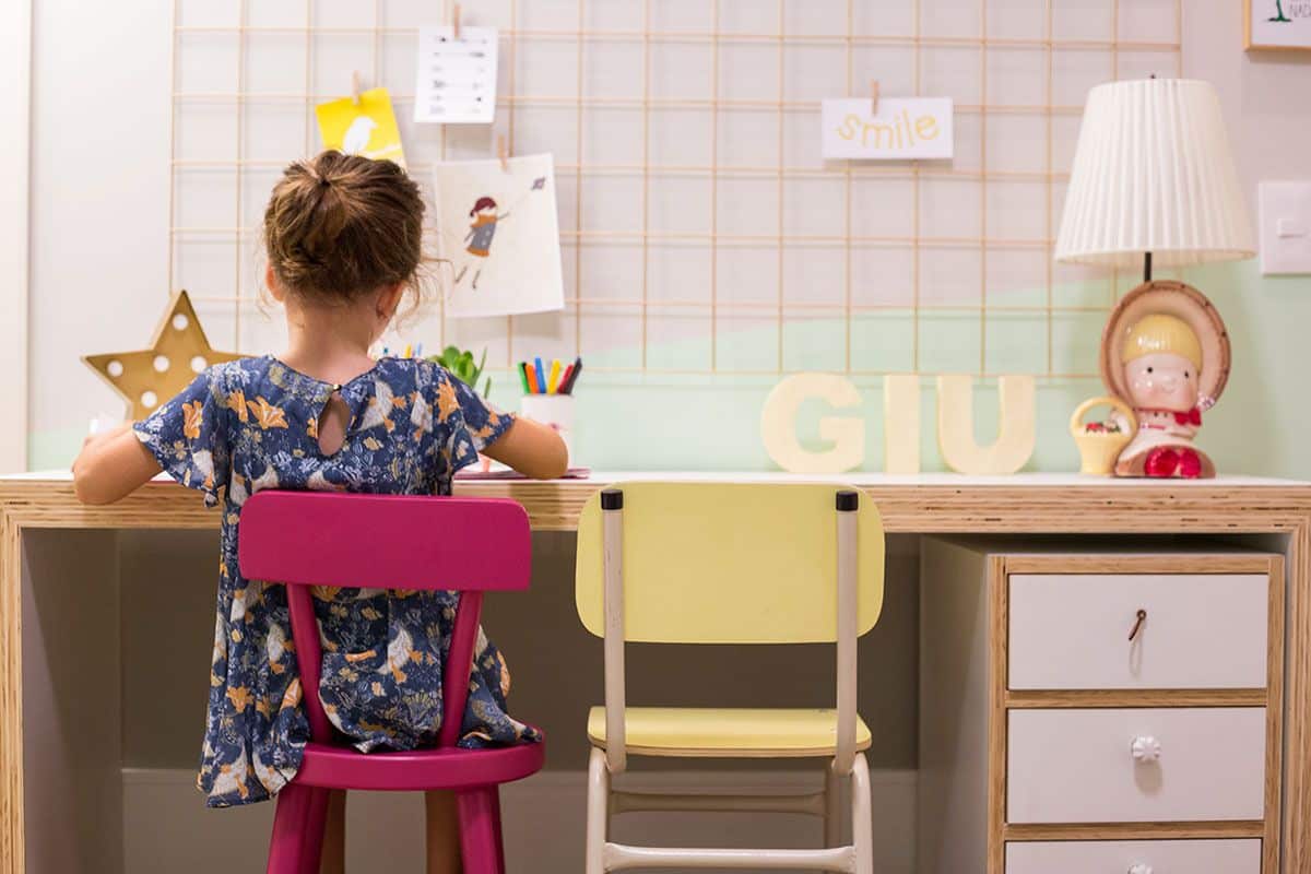 Quarto infantil, tela aramada