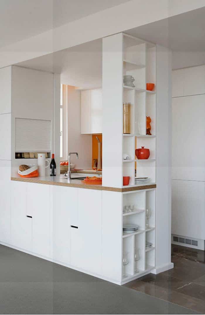 Sala e cozinha conjugadas, estante vazada