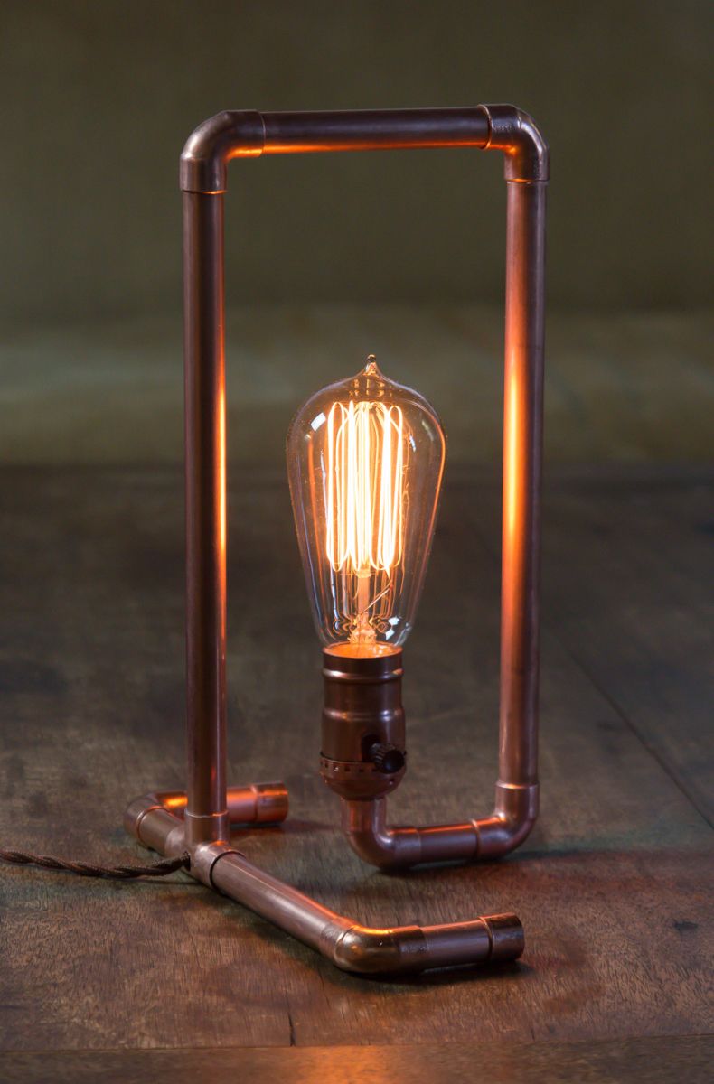 Transformações em seu ambiente, luminária com lâmpada de luz amarela